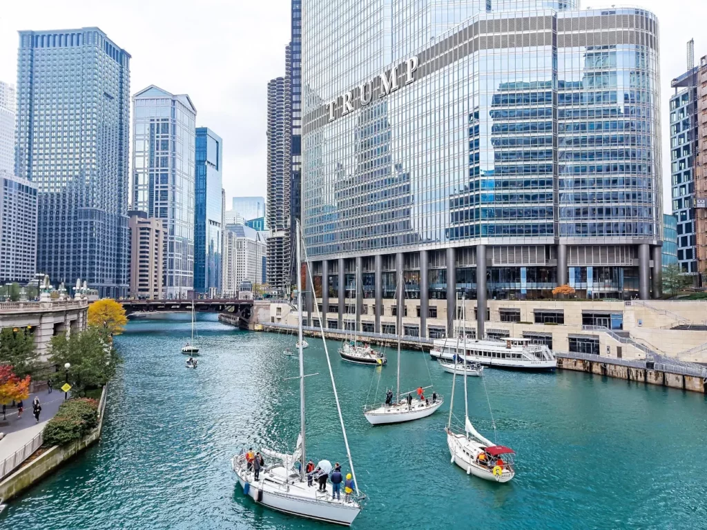 Trump Tower am Chicago River